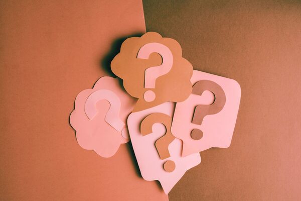 Ce que l’attribution causale dit de nous (et pourquoi ça impacte notre bien-être)